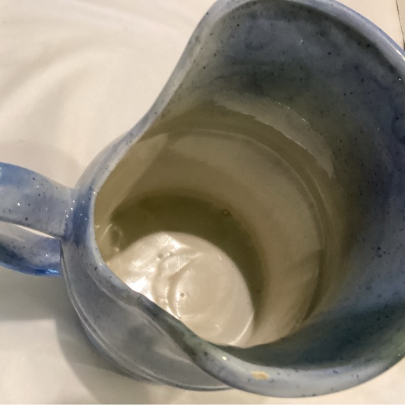 Country Farmhouse Pitcher Milk Crock Tea Water Pitcher Stoneware Blue/White - Picture 3 of 9